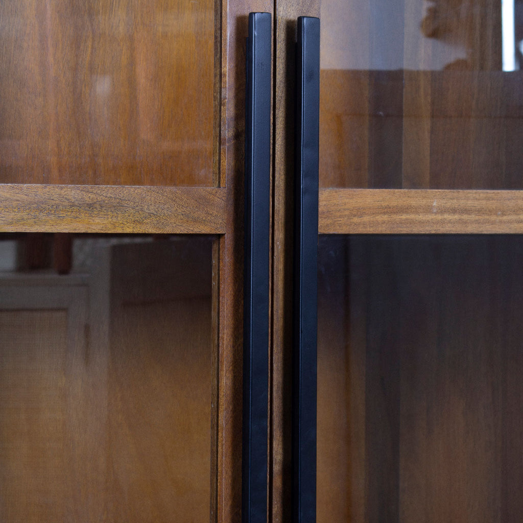 Chicago Cabinet with 2 Glass Doors