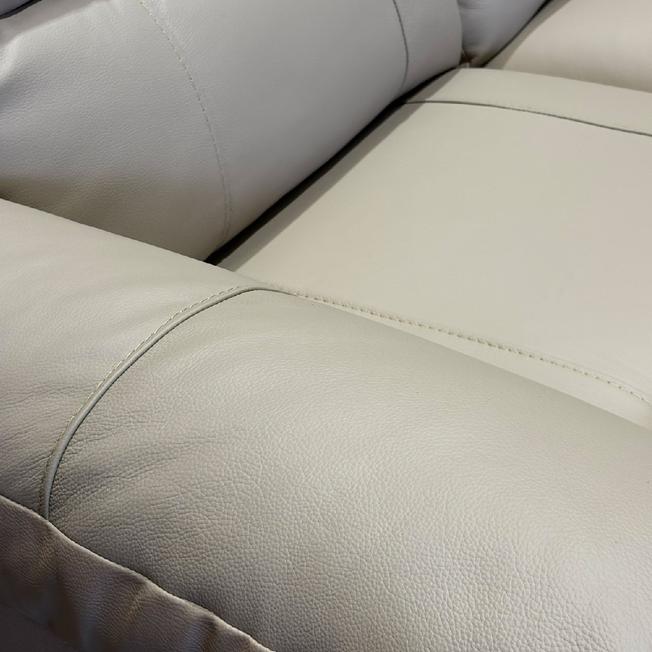 Las Vegas Leather Reclining Loveseat