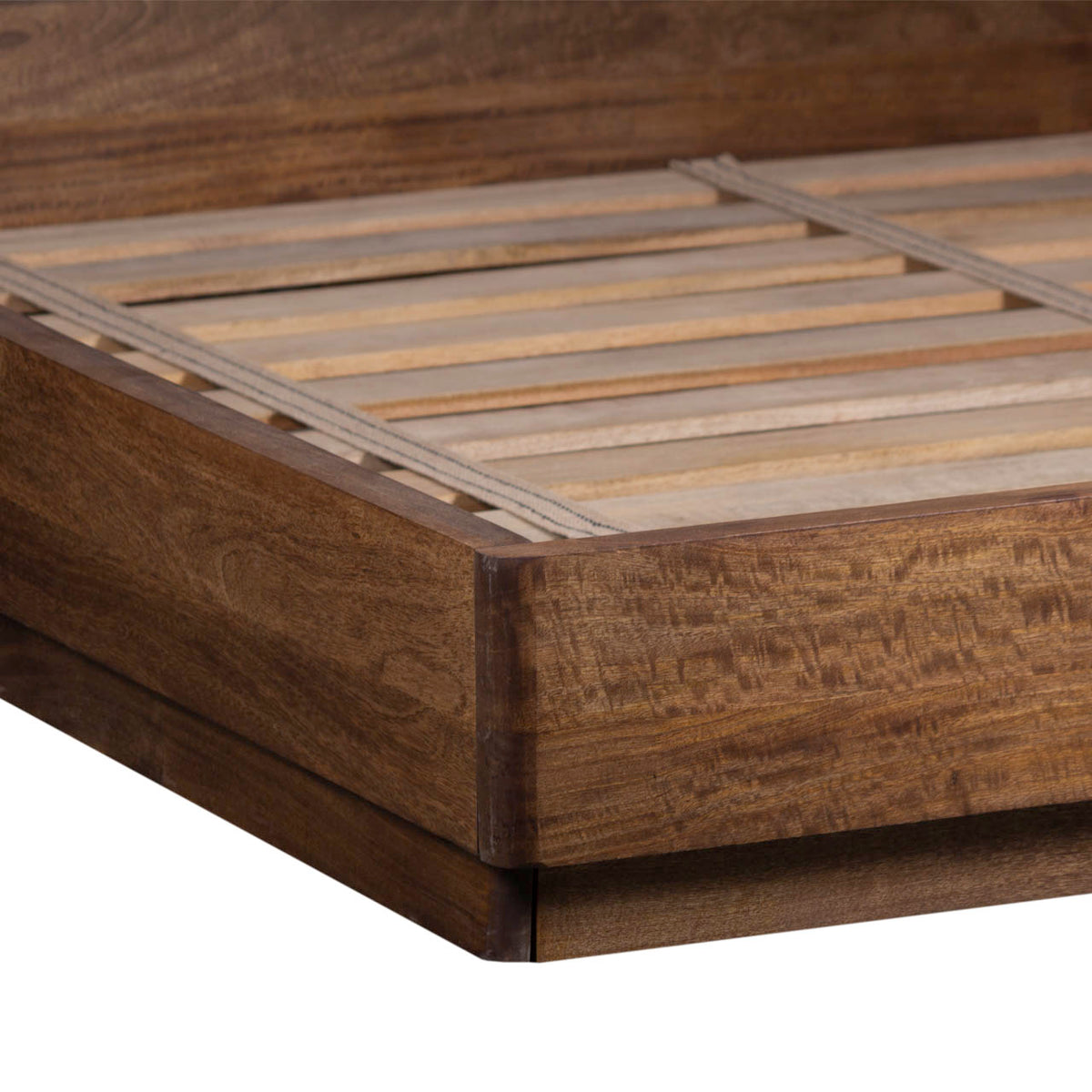 Pedron Mango Wood Queen Bed