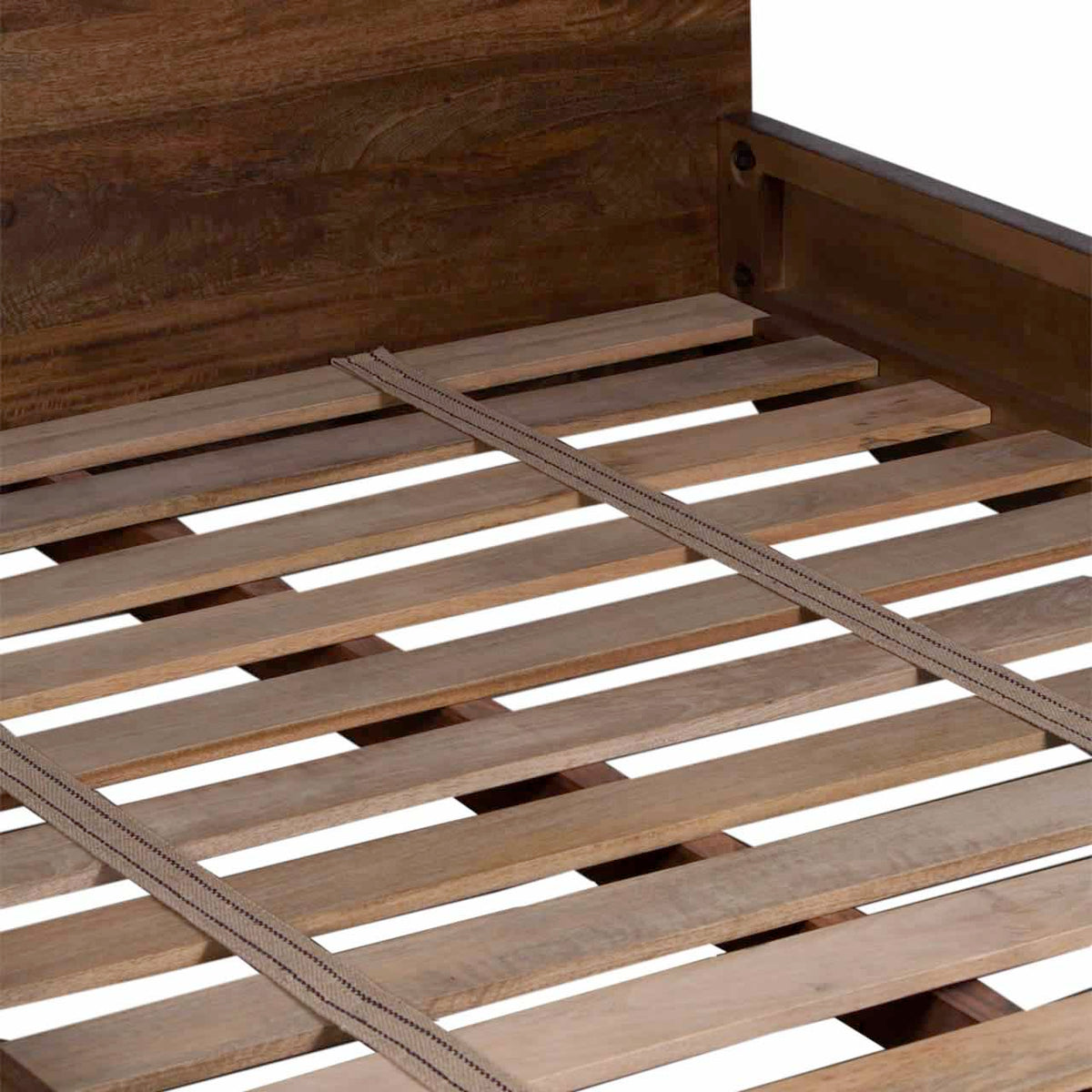 Pedron Mango Wood Queen Bed