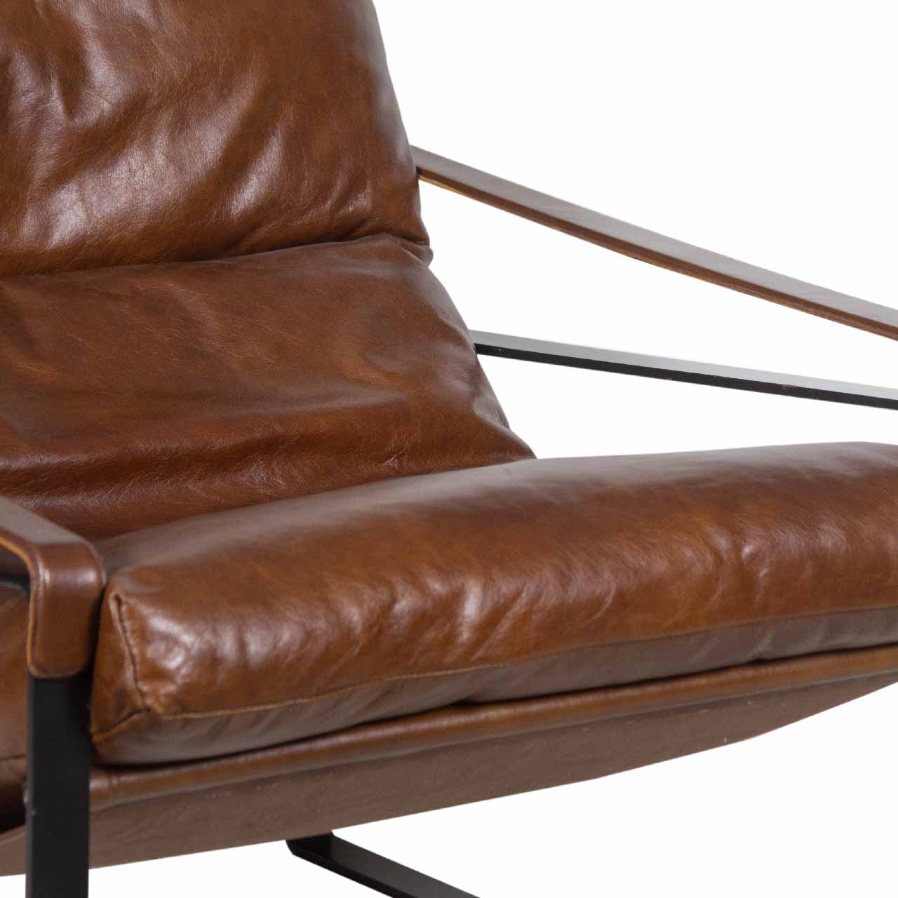 Porgabi Metal & Buff Leather Lounge Chair